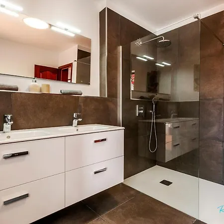 Stunning 2-bed In Playa Blanca *